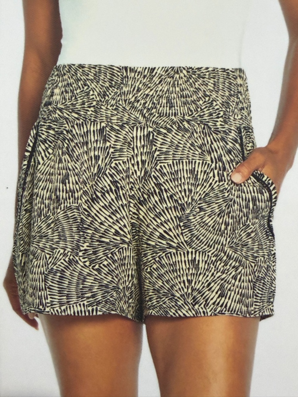 Black & Cream Three Dots Women's Shorts